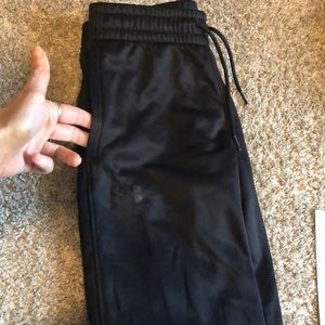 Black Under Armour Boys Size YL Fleece Joggers